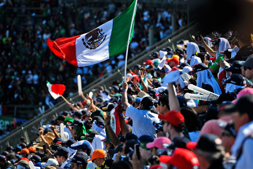 Mexico race fans in grandstand